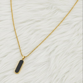 Stylish and classic pendant necklace